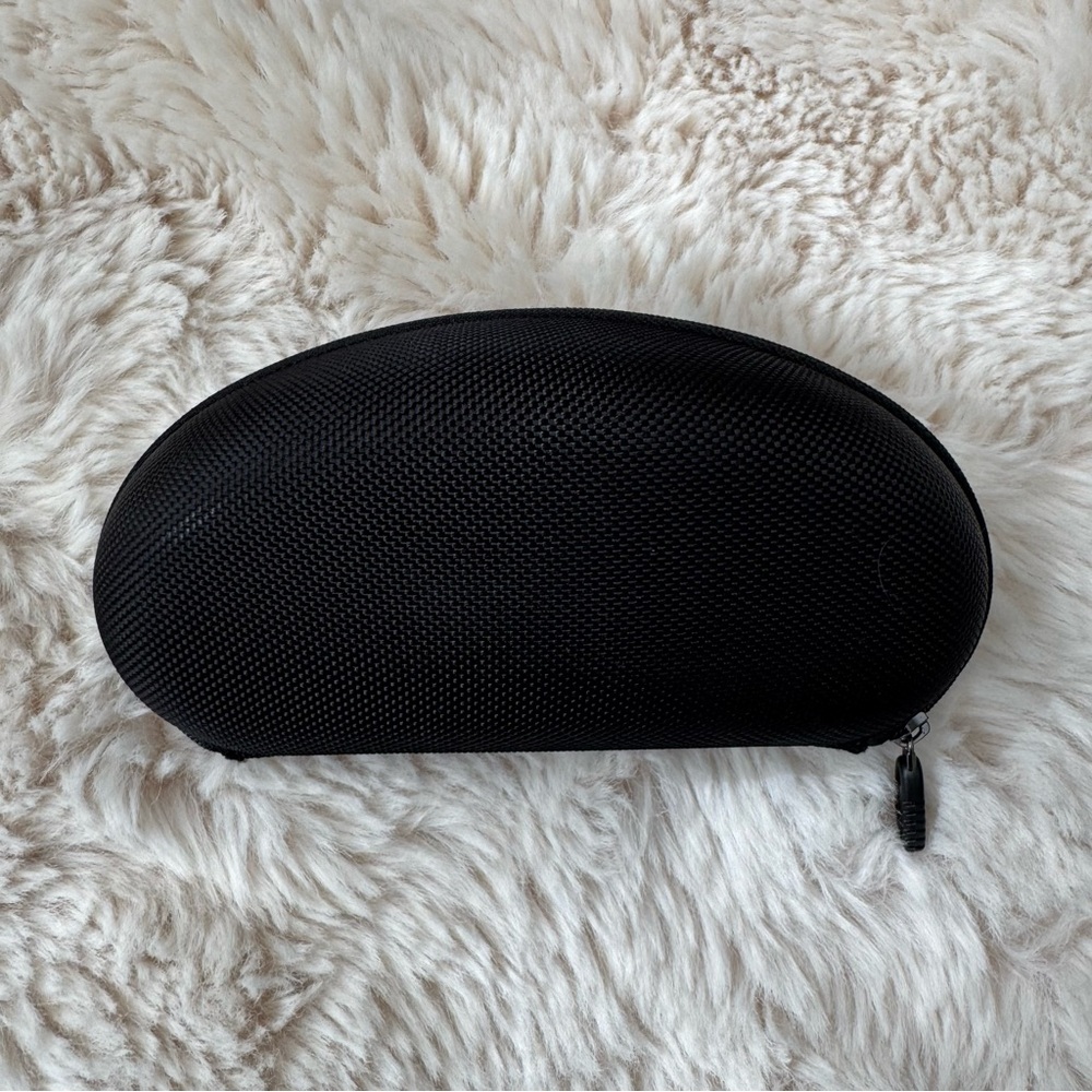 Oakley Black Sunglasses Case - Picture 3 of 6